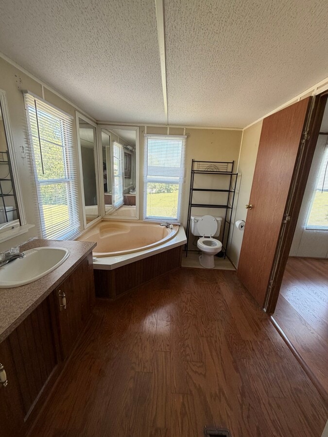 Photo - 2031 Boone Trail