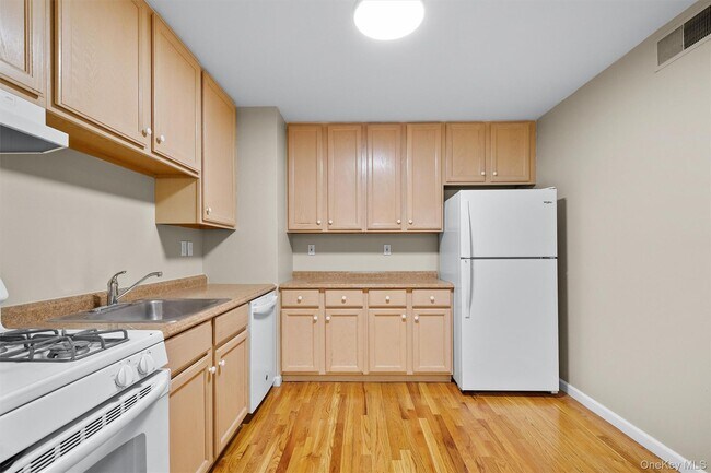Photo - 10-12-12 Chestnut St Unit B104