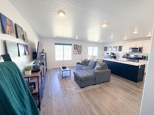 Photo - Hidden Springs Gem