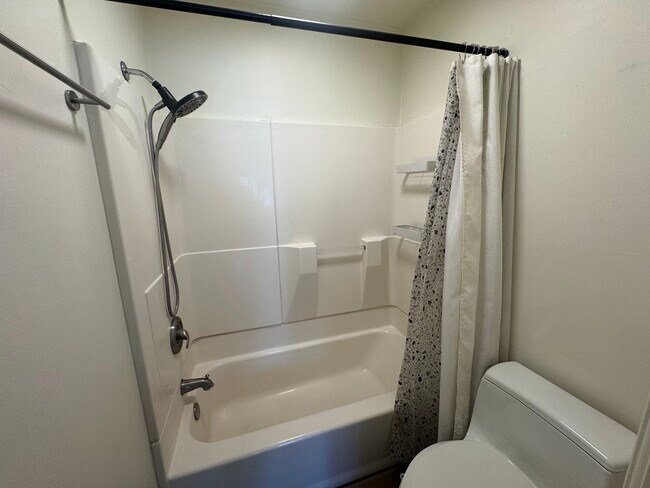 480 North Wall Street-C101
