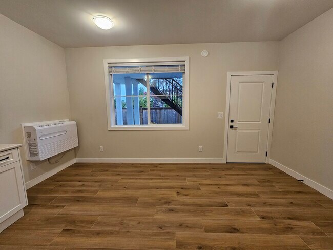 Photo - 46058 Bonny Ave