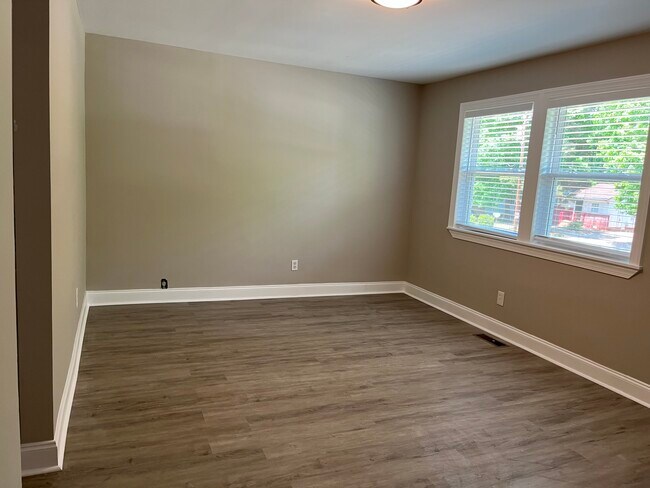 Photo - 229 Glenrock Dr