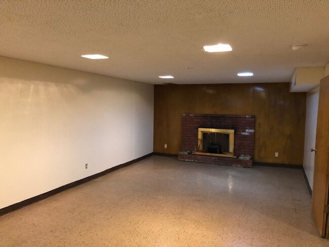 Photo - 2614 Silver Blvd