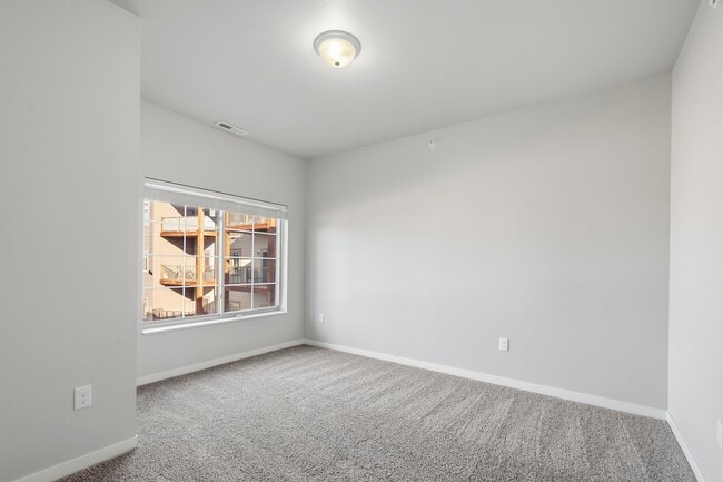 Unveil the charm of North Highlands Apartments with this spacious, sunlit living area. Enjoy modern finishes and ample natural light—perfect for your personal touch. Don't miss your chance to make this space your own—schedule a tour today!