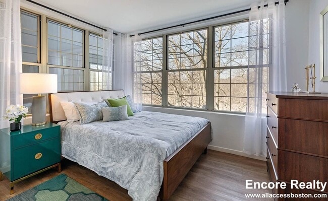 201 S Huntington Ave Unit 221-306