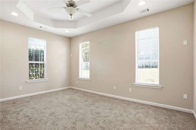 Photo - 405 Chadwick Cmns