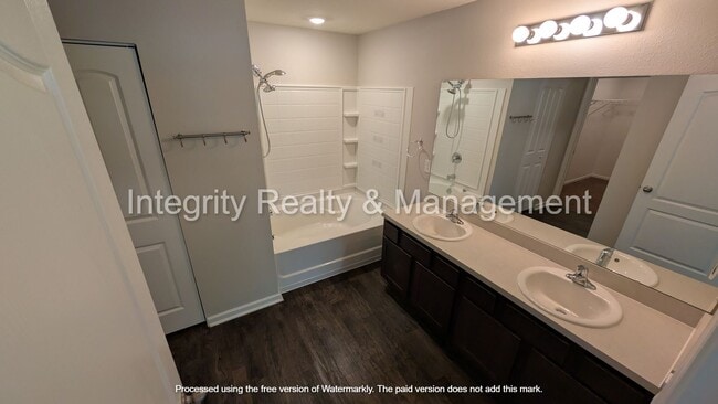 Photo - Spacious 4-bedroom, 2-bathroom home