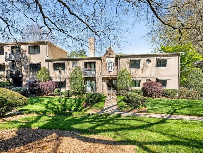 Building Photo - 227 N Dotger Ave Unit 10