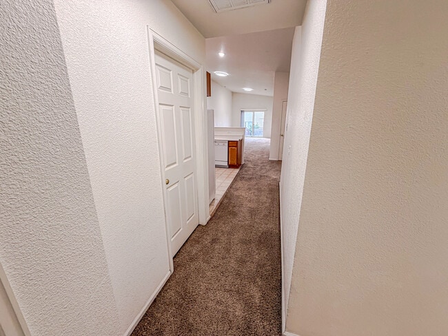 Photo - 313 Hunters Way
