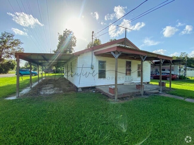 Building Photo - Affordable 2-Bed Home in Sulphur with Grea...