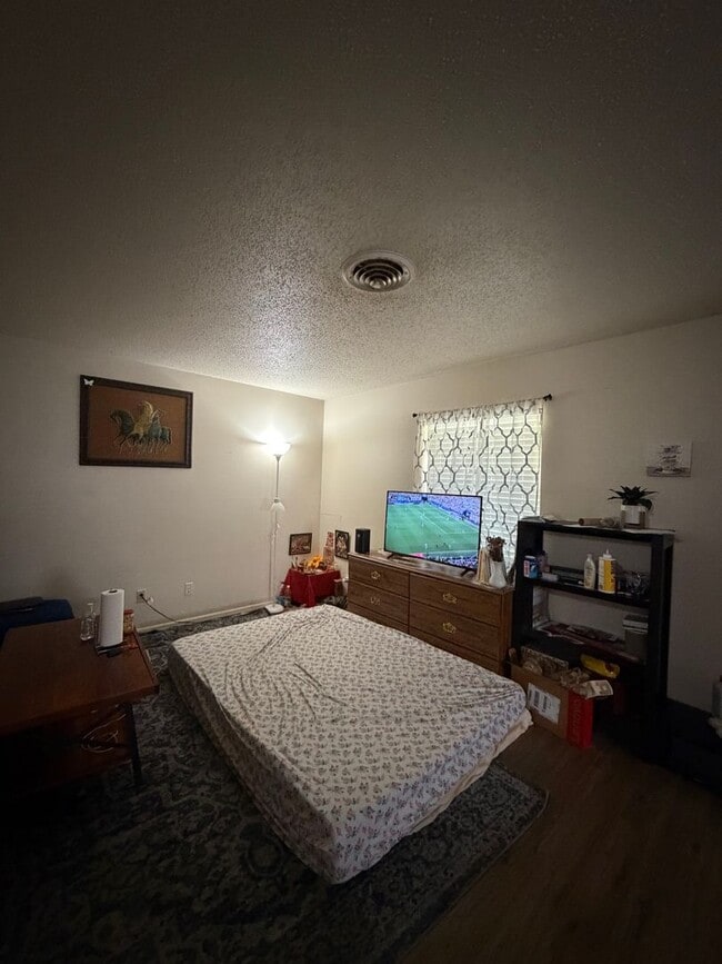 117 E 16th St Unidad 117 e 16th apt b