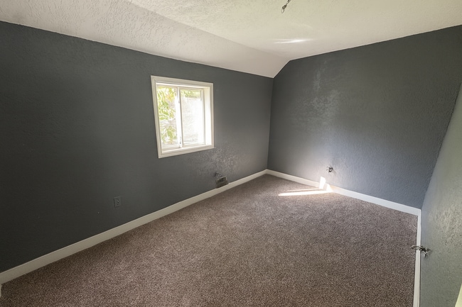 Photo - Affordable Spacious Home for your Family!