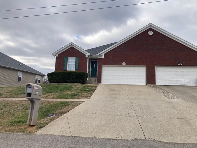 Photo - **LESS than 10 minute Drive from Fort Knox**