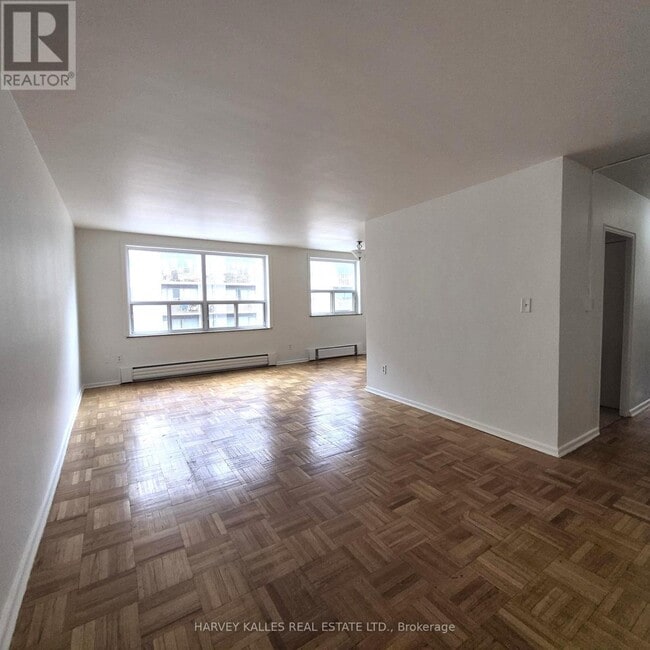 Photo - 1751 Victoria Park Ave Unit 204