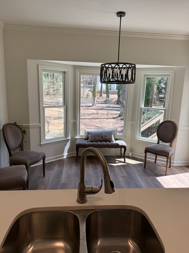 Breakfast nook - 117 Battery Way