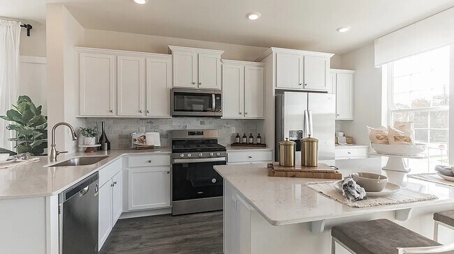 Photo - 9704 Hopkins St