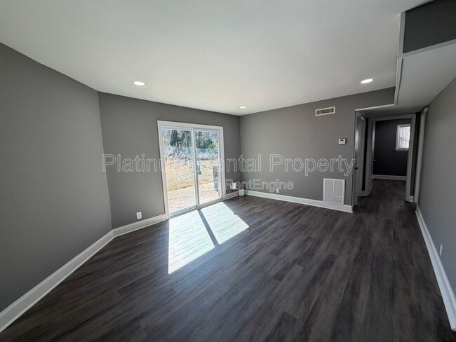 Photo - 1492 Waverly Way Unidad B-2