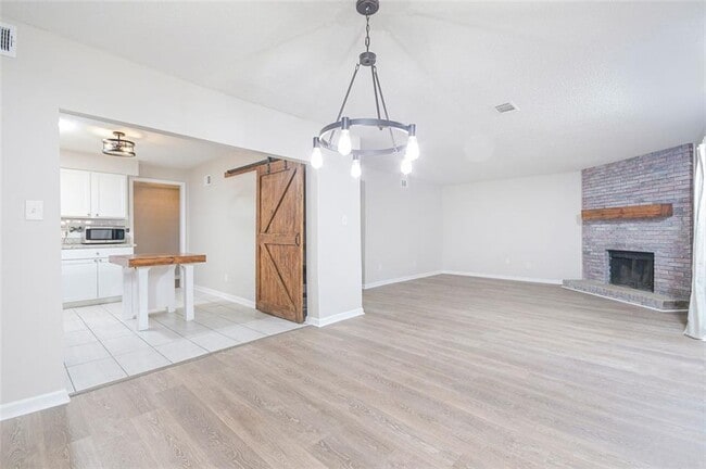 Building Photo - 742 Brentwood Pl Rental