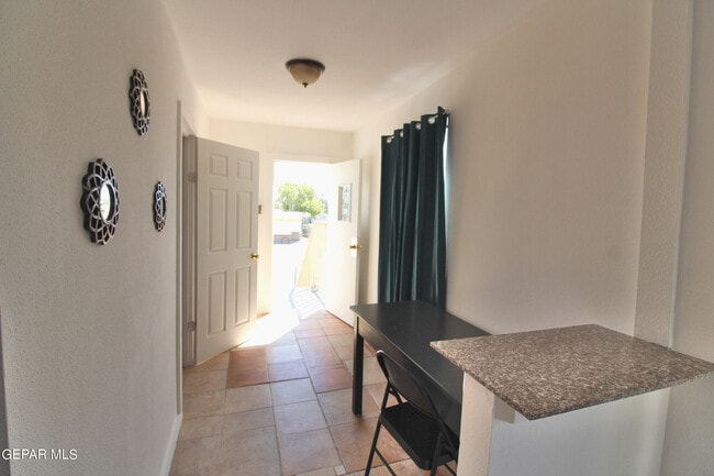 Photo - 3527 E Missouri Ave Unit 1