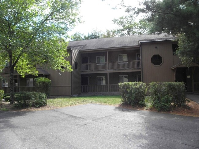 Building Photo - 5 Hummingbird Rd Unit 3