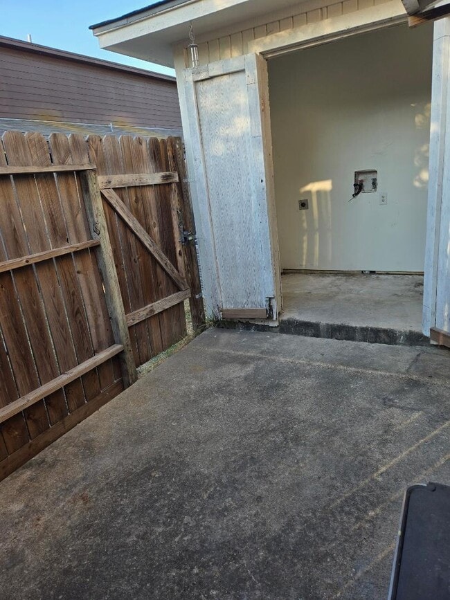 Photo - 127 Regency Ave