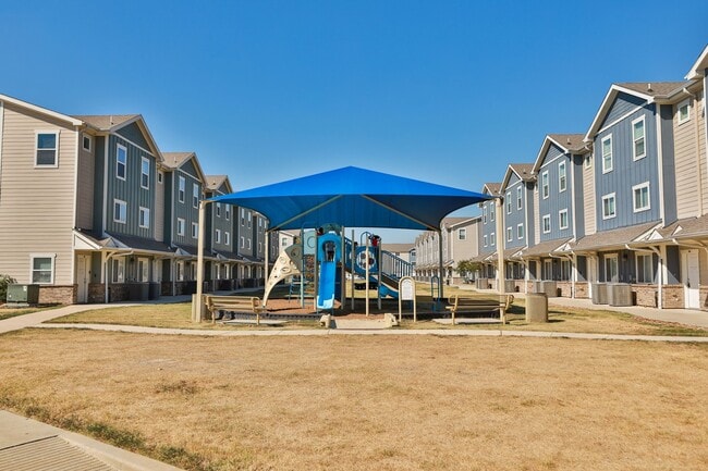 Photo - 21155 Gosling Rd