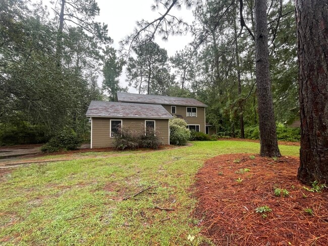 Building Photo - 214 Oakleaf Dr