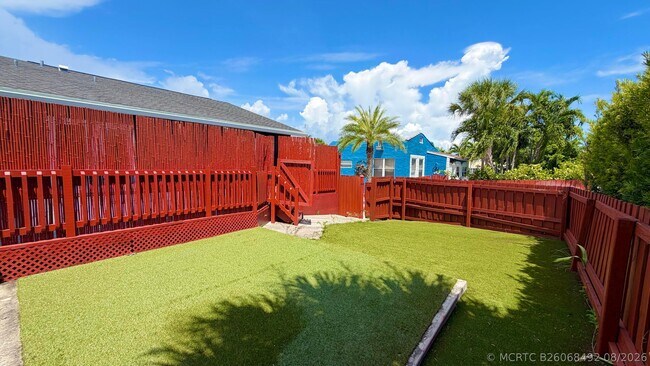 Photo - 907 N A St