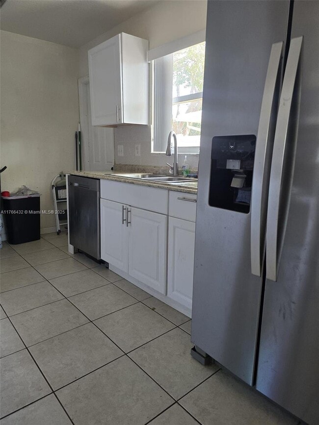 Photo - 5308 NE 2nd Ter