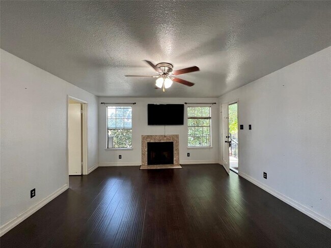 Photo - 9700 Leawood Blvd