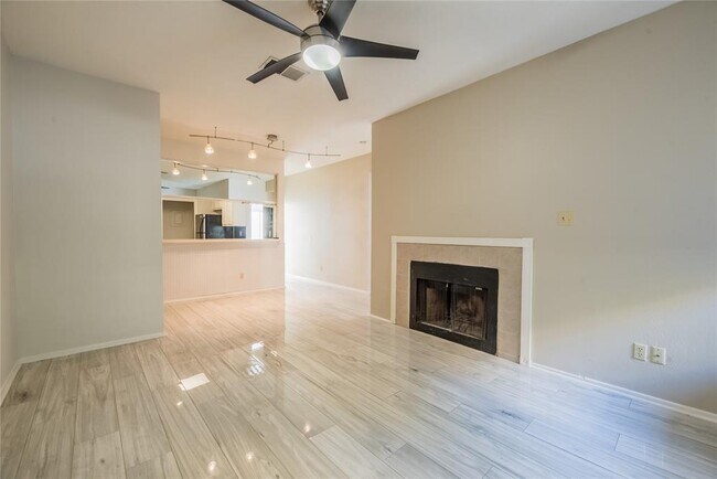Photo - 806 W 24th St Unit 236