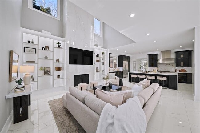 Photo - 3040 Wallace Cir SE