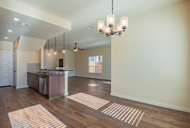 Photo - AVAILABLE NOW! GORGEOUS 4 BEDROOM DUPLEX LOCATED IN MIDLOTHIAN ISD!