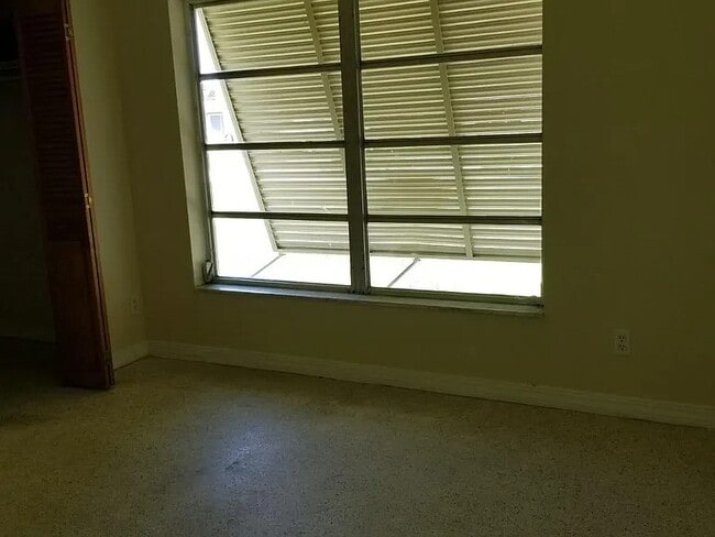 Photo - 158 SE Lucero Dr