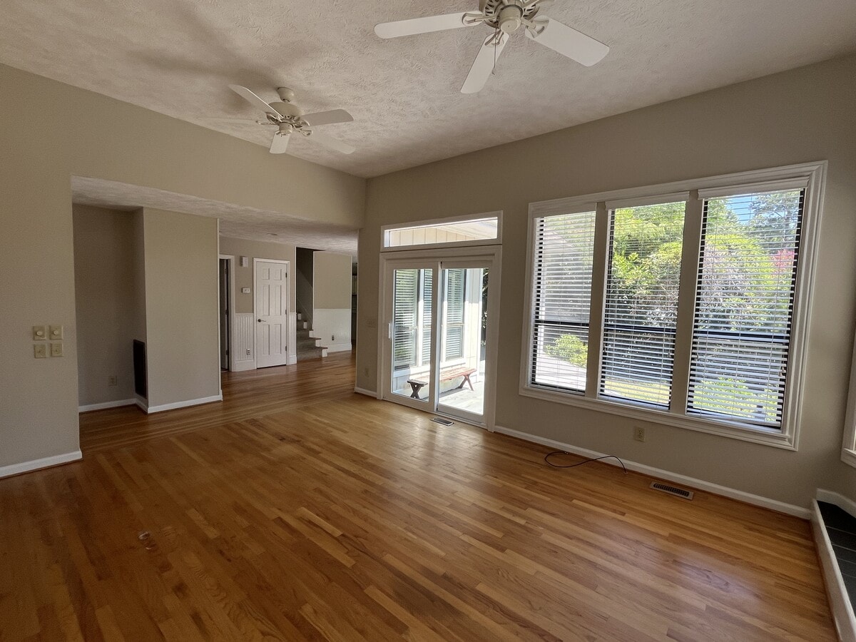 Photo - 5480 Eastwind Rd