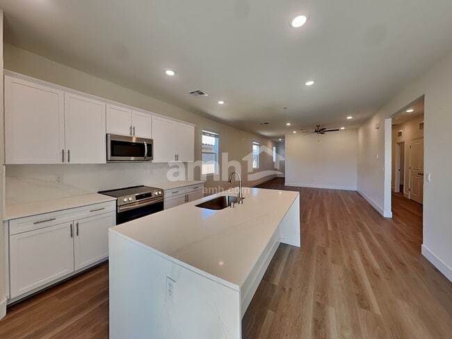 Photo - 670 Crimson Flare Ct