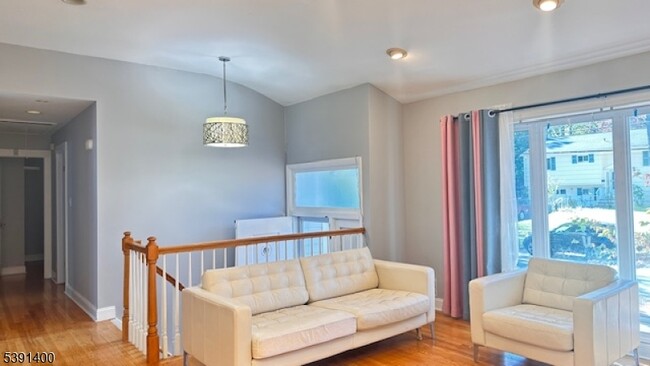 Photo - 42 Belleville Rd