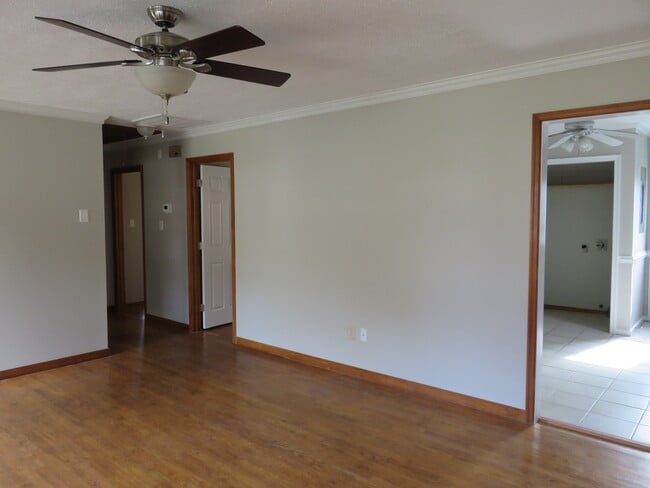 Photo - 231 N Mapleleaf Ave