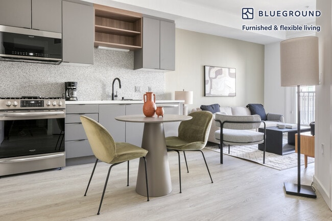 Photo - 310 Del Sol Dr Unidad FL7-ID10