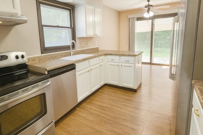 Photo - 16515 Dane Ct E