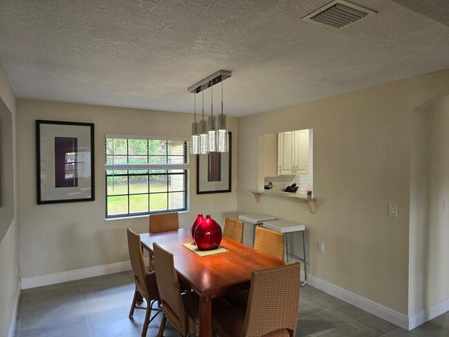 Photo - 3071 Simpson Rd