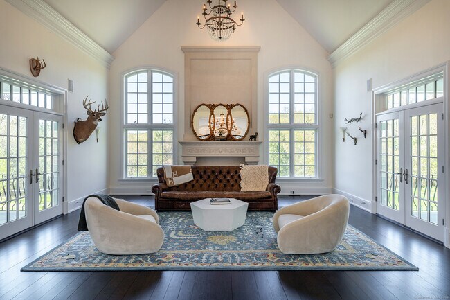 Photo - 247 Roxbury Rd