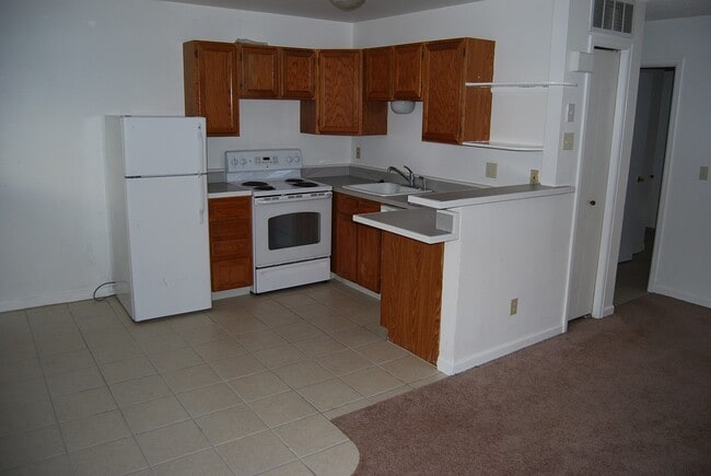 Photo - One Bedroom Apartment For Rent Near CU At Wimbelton ll Unit D5