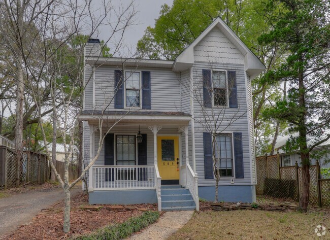 Building Photo - Victorian in Downtown Fairhope Rental