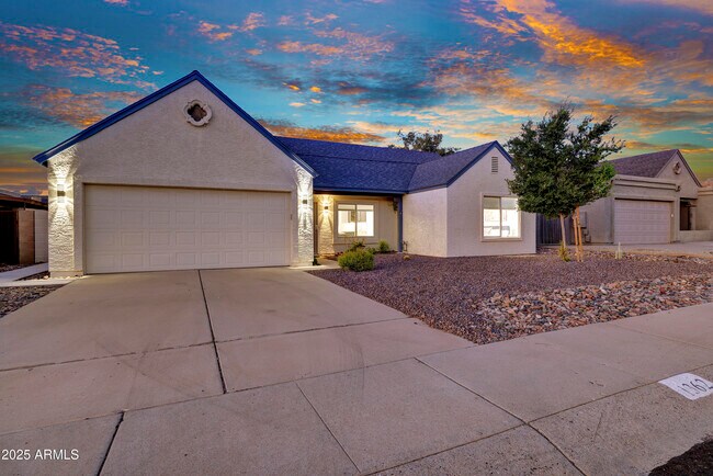 Photo - 1362 E Wickieup Ln