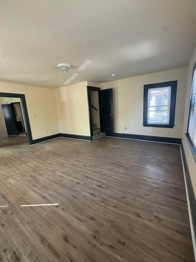 Photo - 620 Lyons Ave Unidad 2