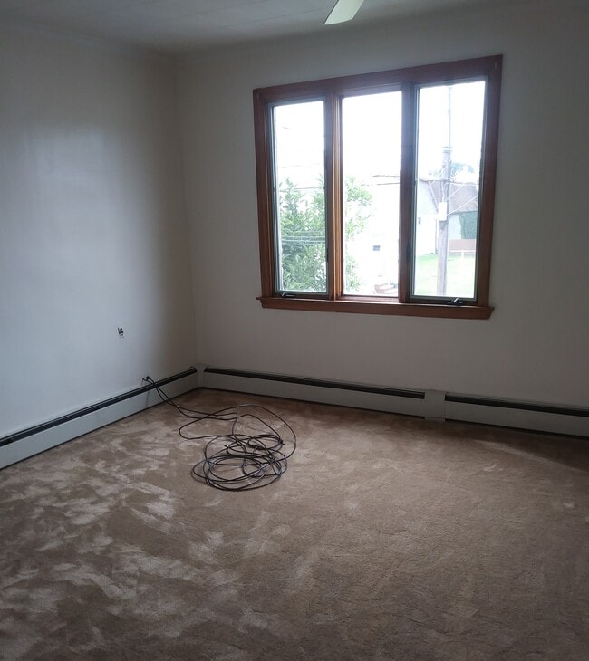 BEDROOM - 511 Hickory St Unit Apt 3