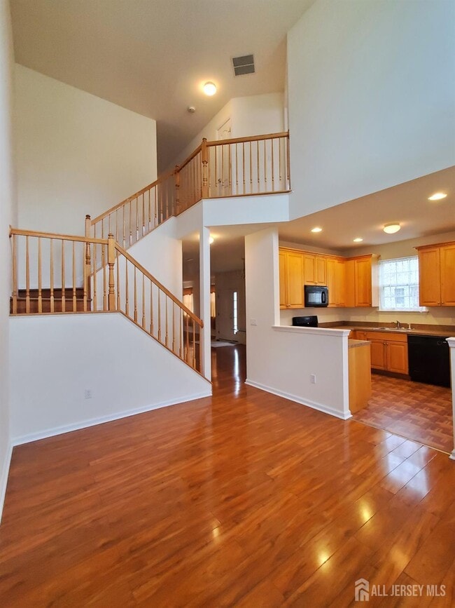 Photo - 202 Alder Ct