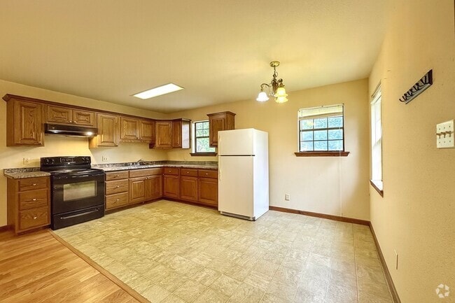 Building Photo - 600 Row St Unit B Rental