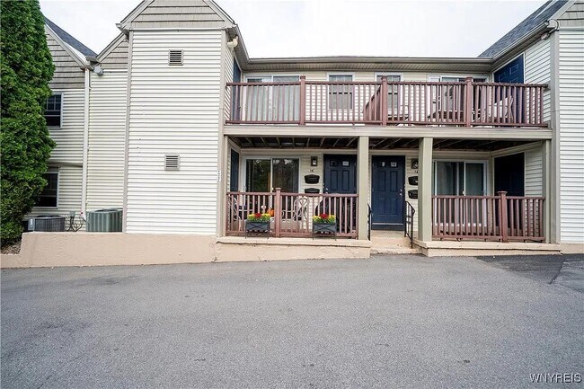 Photo - 770 W Ferry St